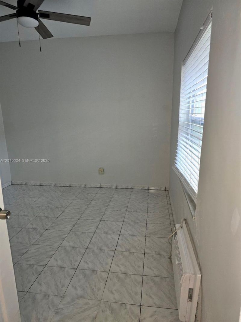 215 30th St, Unit 22, Miami Beach, FL 33140 Photo