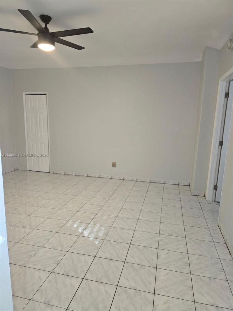 215 30th St, Unit 22, Miami Beach, FL 33140 Photo