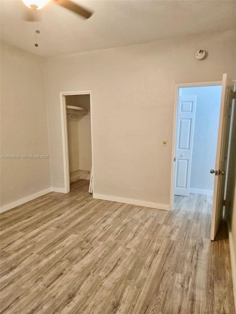 215 30th St, Unit 22, Miami Beach, FL 33140 Photo