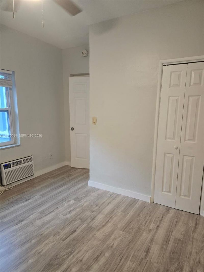 215 30th St, Unit 22, Miami Beach, FL 33140 Photo