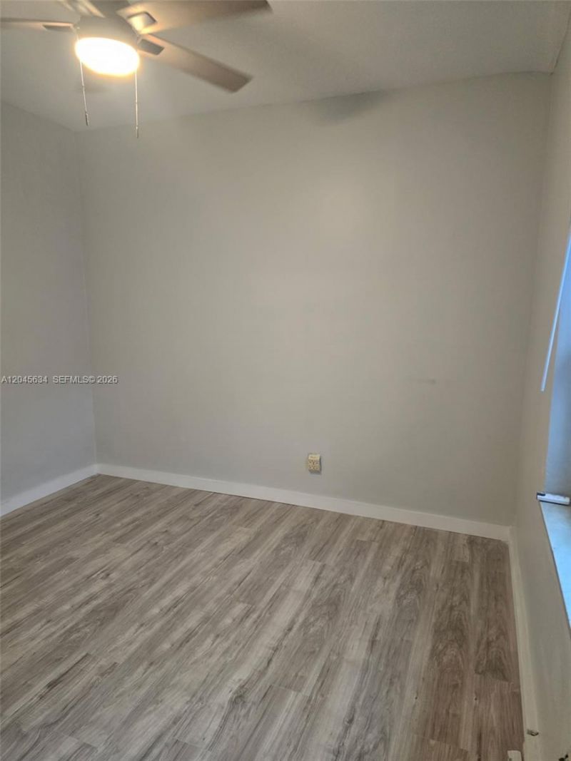 215 30th St, Unit 22, Miami Beach, FL 33140 Photo