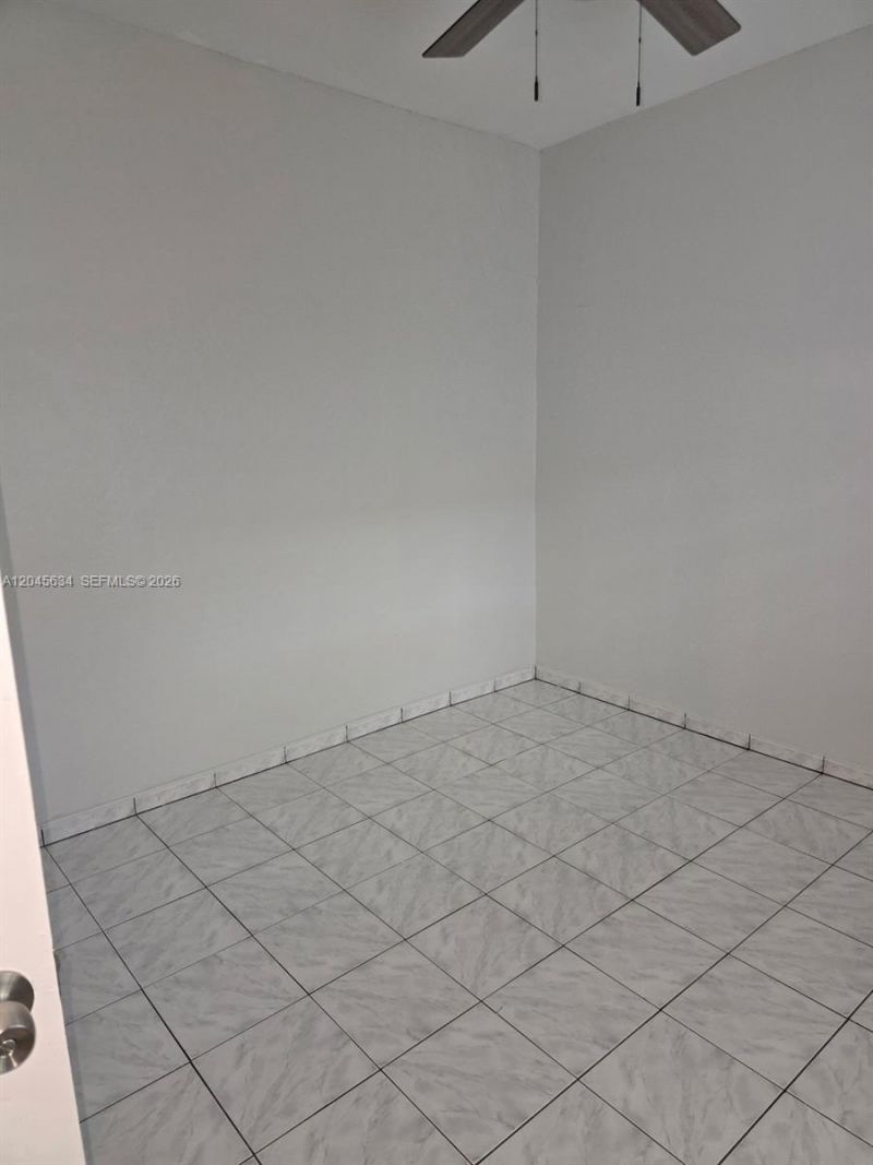 215 30th St, Unit 22, Miami Beach, FL 33140 Photo