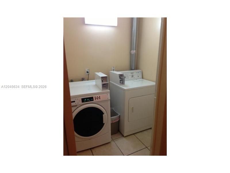 215 30th St, Unit 22, Miami Beach, FL 33140 Photo