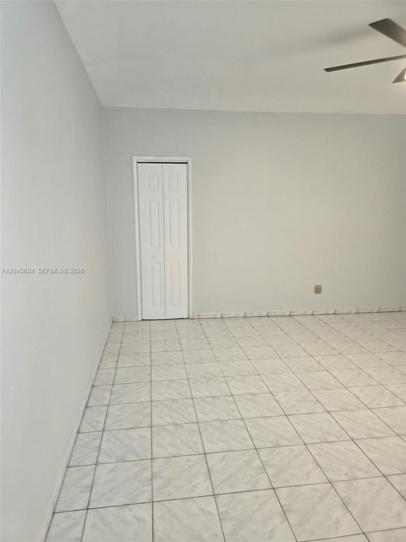 215 30th St, Unit 22, Miami Beach, FL 33140 Photo