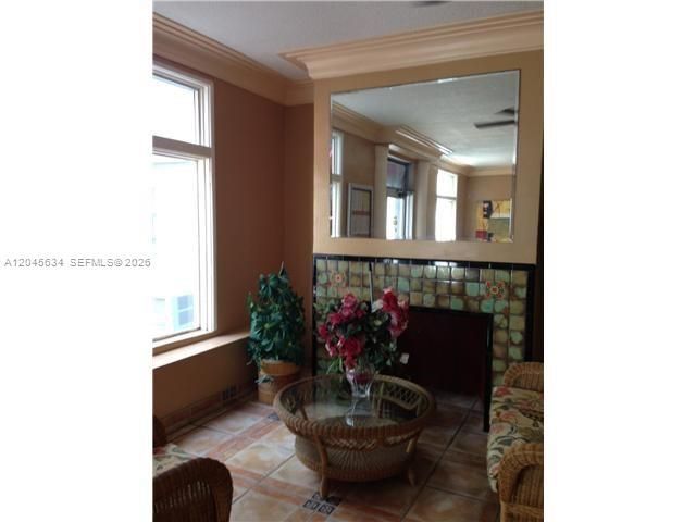 215 30th St, Unit 22, Miami Beach, FL 33140 Photo
