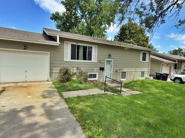 13936 Weir Street, Omaha, NE 68137