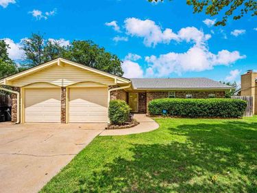 1704 SE Indiana Ave, Lawton, OK 73501