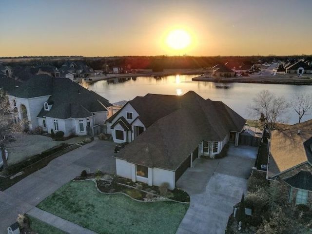 7623 Wyatt Lake Dr, Lawton, OK 73505 Main Photo
