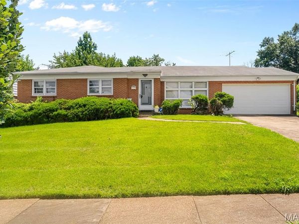 7958 Glenside Place, University City, MO 63130
