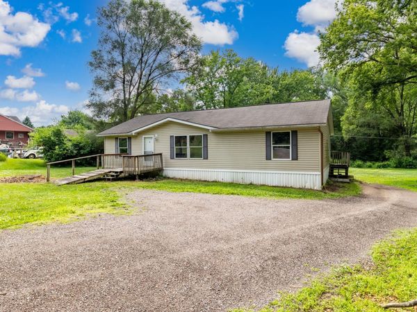 994 Rabbit Road, Saint Peter, MN 56082
