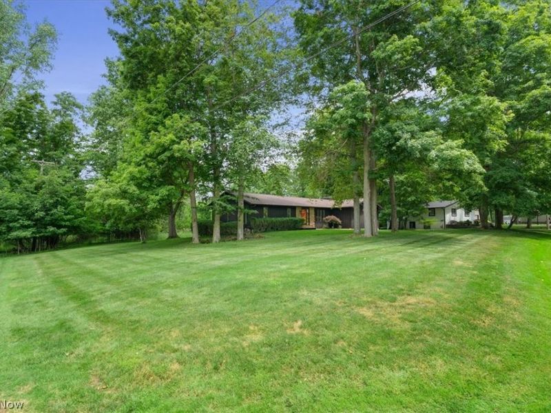 409 Whittlesey Drive, Tallmadge, OH 44278 Photo 11