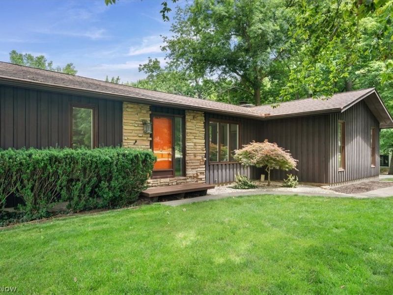 409 Whittlesey Drive, Tallmadge, OH 44278 Photo 2