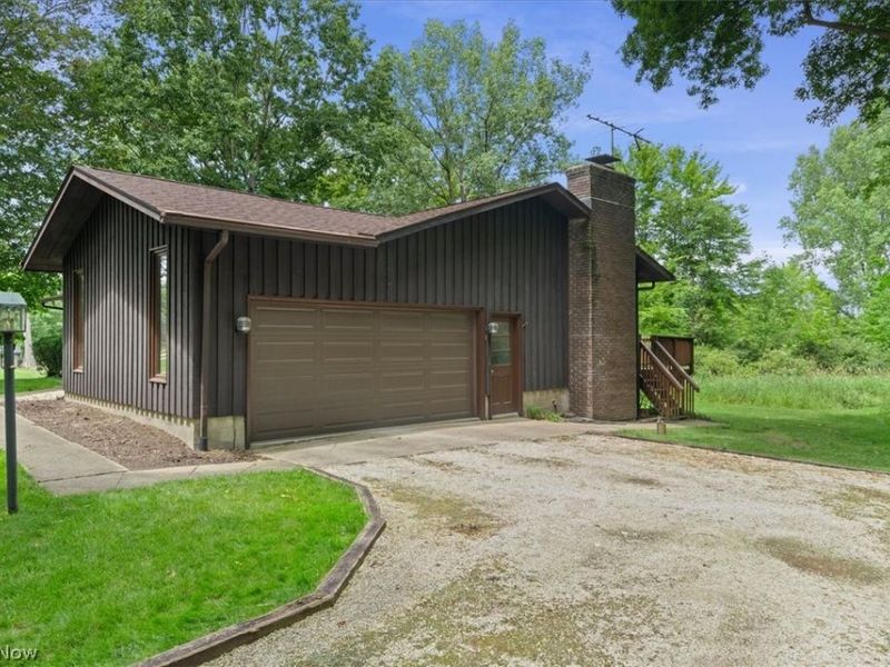 409 Whittlesey Drive, Tallmadge, OH 44278 Photo 3