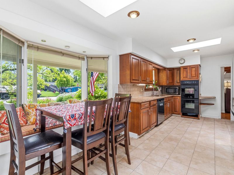 3795 Surrey Hill Place, Upper Arlington, OH 43220 Photo 11