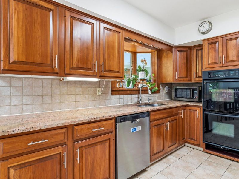 3795 Surrey Hill Place, Upper Arlington, OH 43220 Photo 14