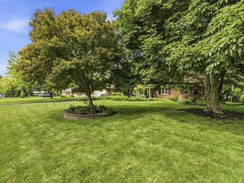 3795 Surrey Hill Place, Upper Arlington, OH 43220 Photo 4