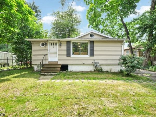 191 Fayette Ave, Wayne, NJ 07470