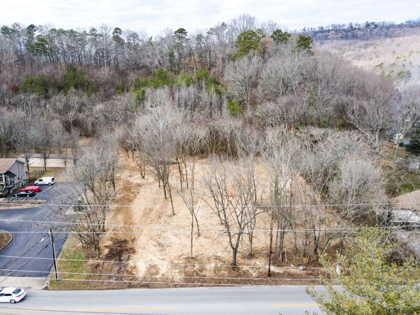 925 Mountain Creek Road, Chattanooga, TN 37405