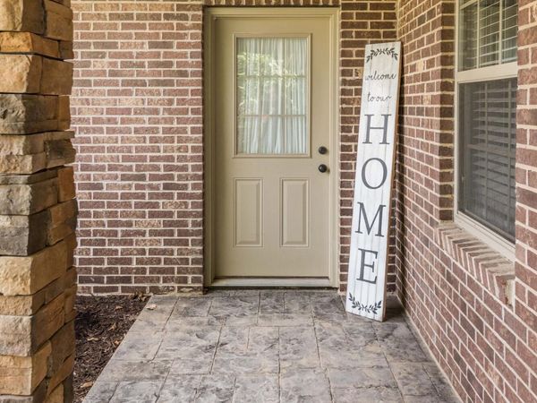 490 EDWARDS DRIVE, Holts Summit, MO 65043