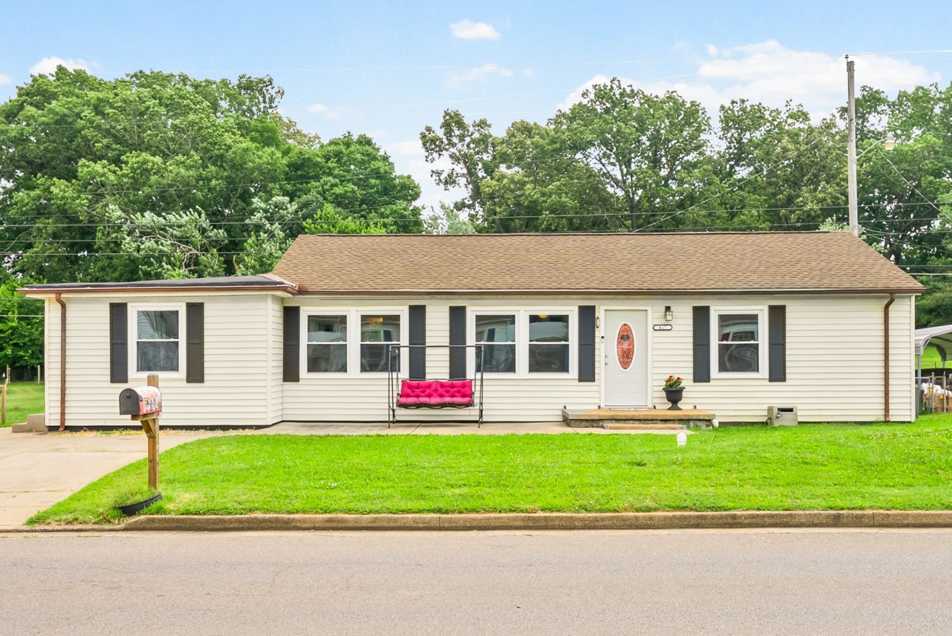 417 Highland Cir , Clarksville, TN 37043 Main Photo
