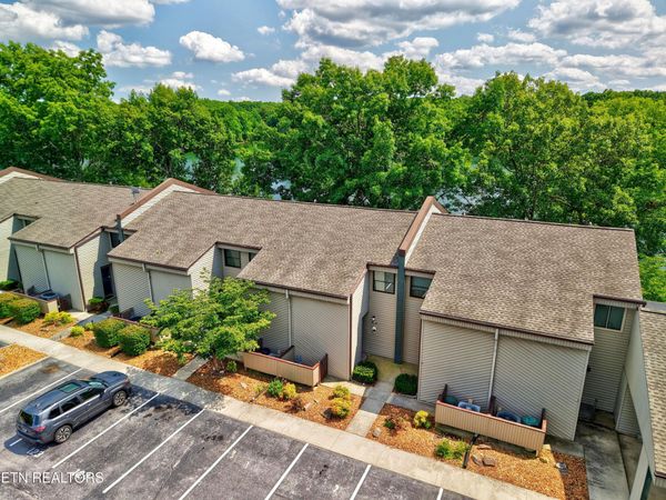 64 Lakeshore Circle, Crossville, TN 38558