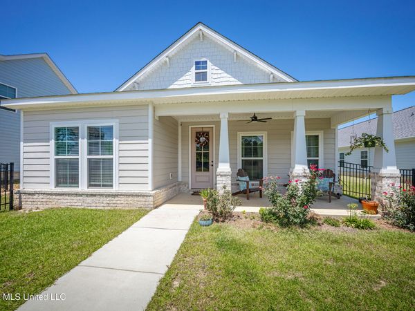 104 Everly Circle, Ocean Springs, MS 39564