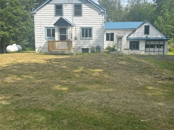6815 Southwestern Boulevard, Hamburg, NY 14085