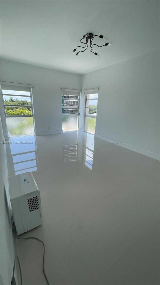 880 NE 69th St , Unit 5L, Miami, FL 33138 Photo