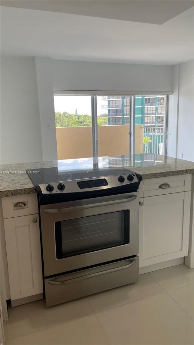 880 NE 69th St , Unit 5L, Miami, FL 33138 Photo