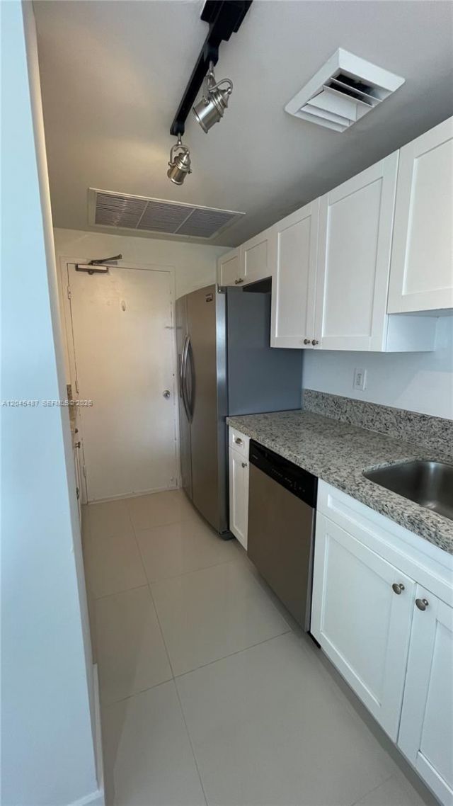 880 NE 69th St , Unit 5L, Miami, FL 33138 Photo
