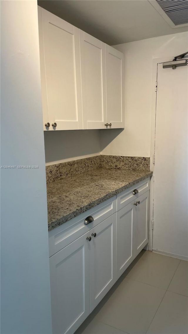 880 NE 69th St , Unit 5L, Miami, FL 33138 Photo