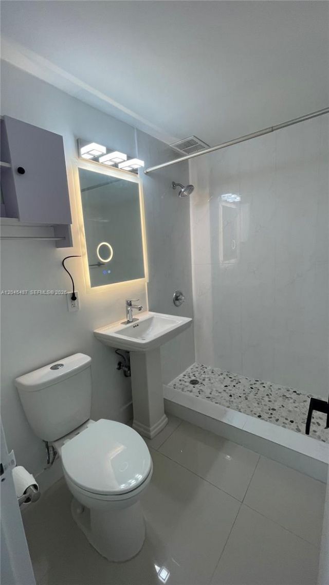 880 NE 69th St , Unit 5L, Miami, FL 33138 Photo