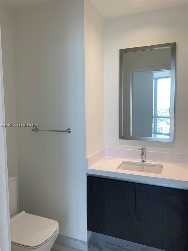 851 NE 1st Ave, Unit 2702, Miami, FL 33132 Photo