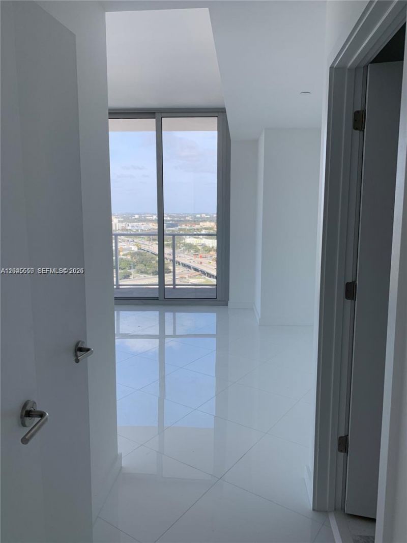 851 NE 1st Ave, Unit 2702, Miami, FL 33132 Photo