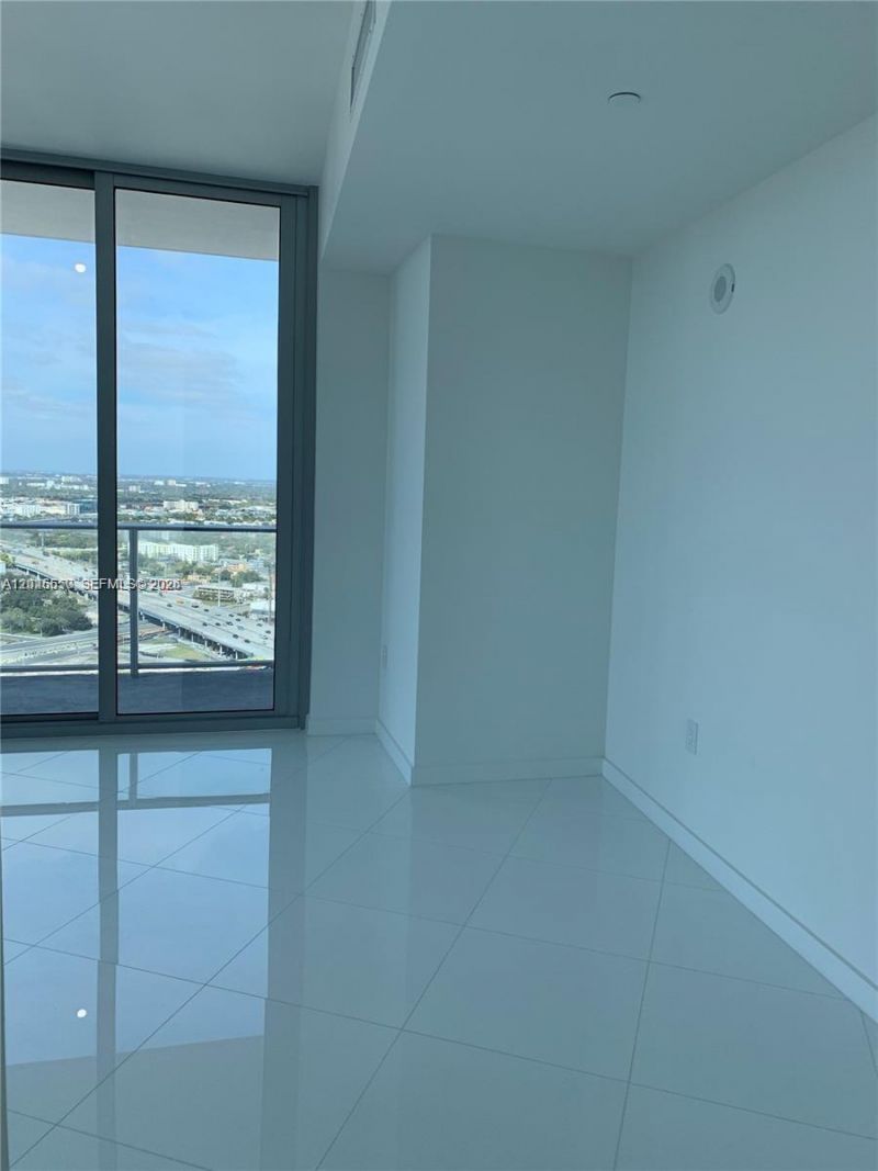 851 NE 1st Ave, Unit 2702, Miami, FL 33132 Photo