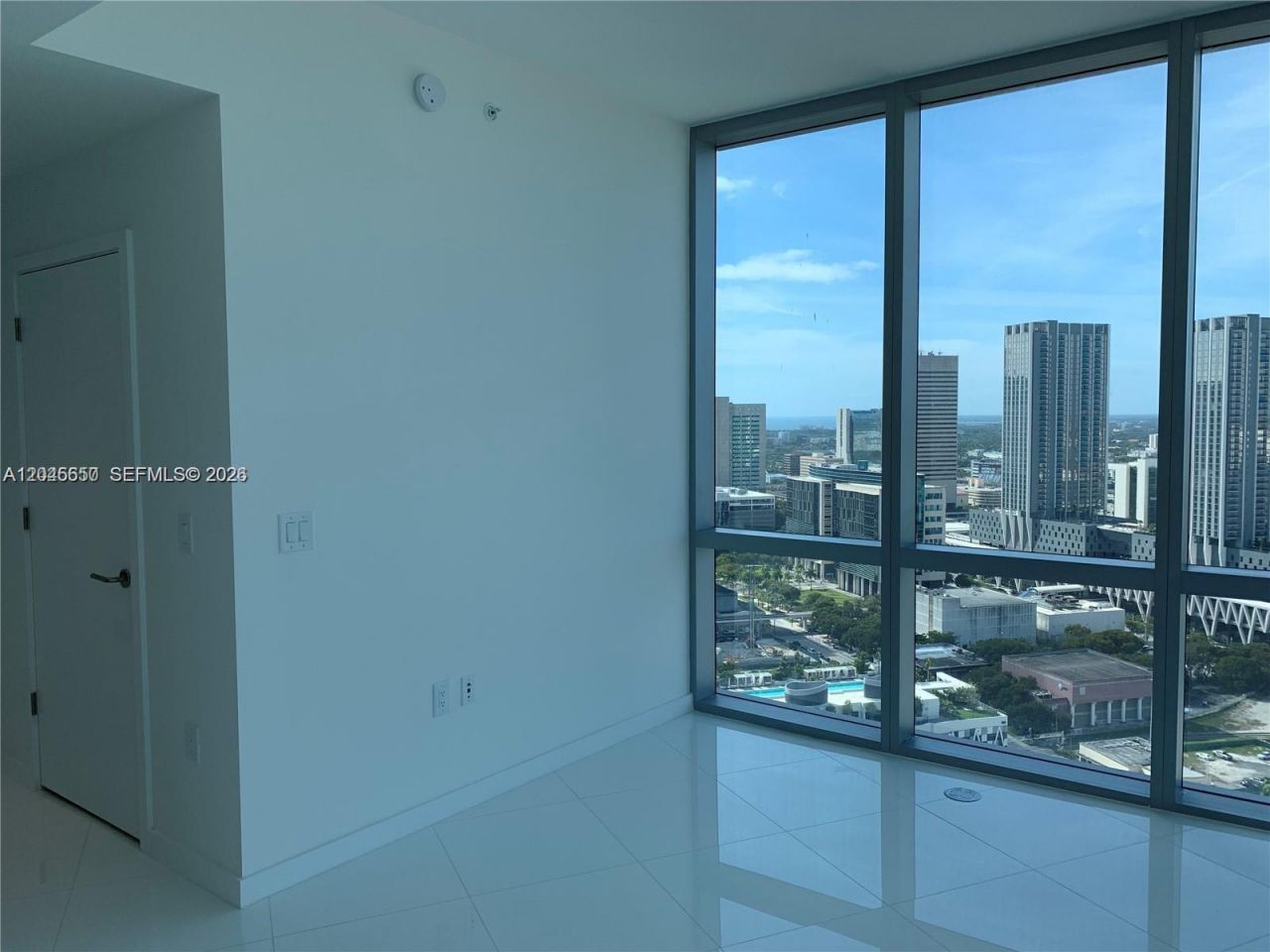 851 NE 1st Ave, Unit 2702, Miami, FL 33132 Photo
