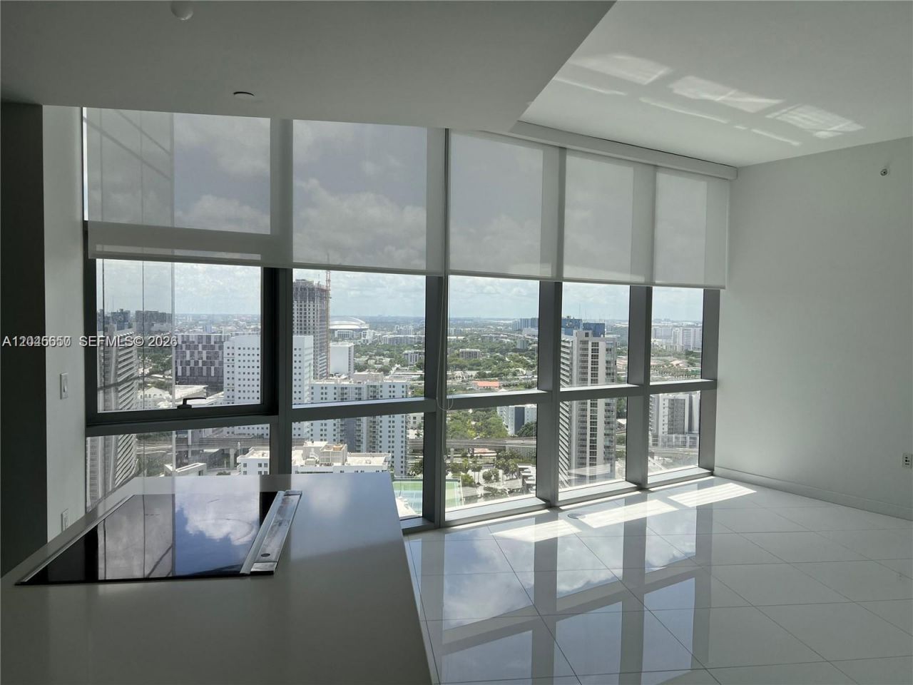 851 NE 1st Ave, Unit 2702, Miami, FL 33132 Photo