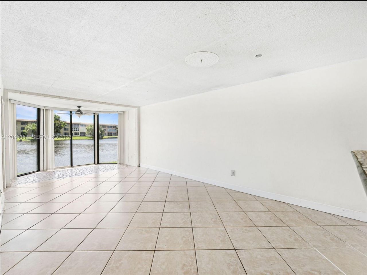 18900 NE 14th Ave, Unit D106, Miami, FL 33179 Photo