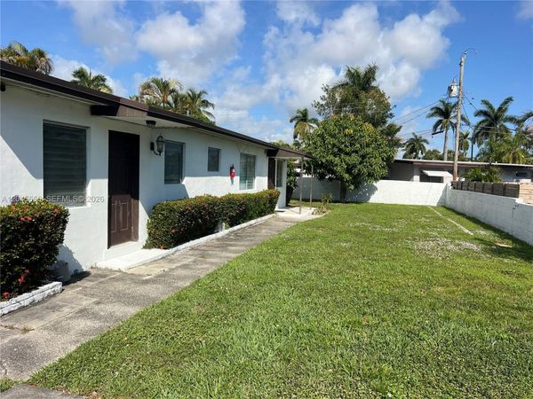 809 NE 2nd St unit 1-2 , Hallandale Beach, FL 33009
