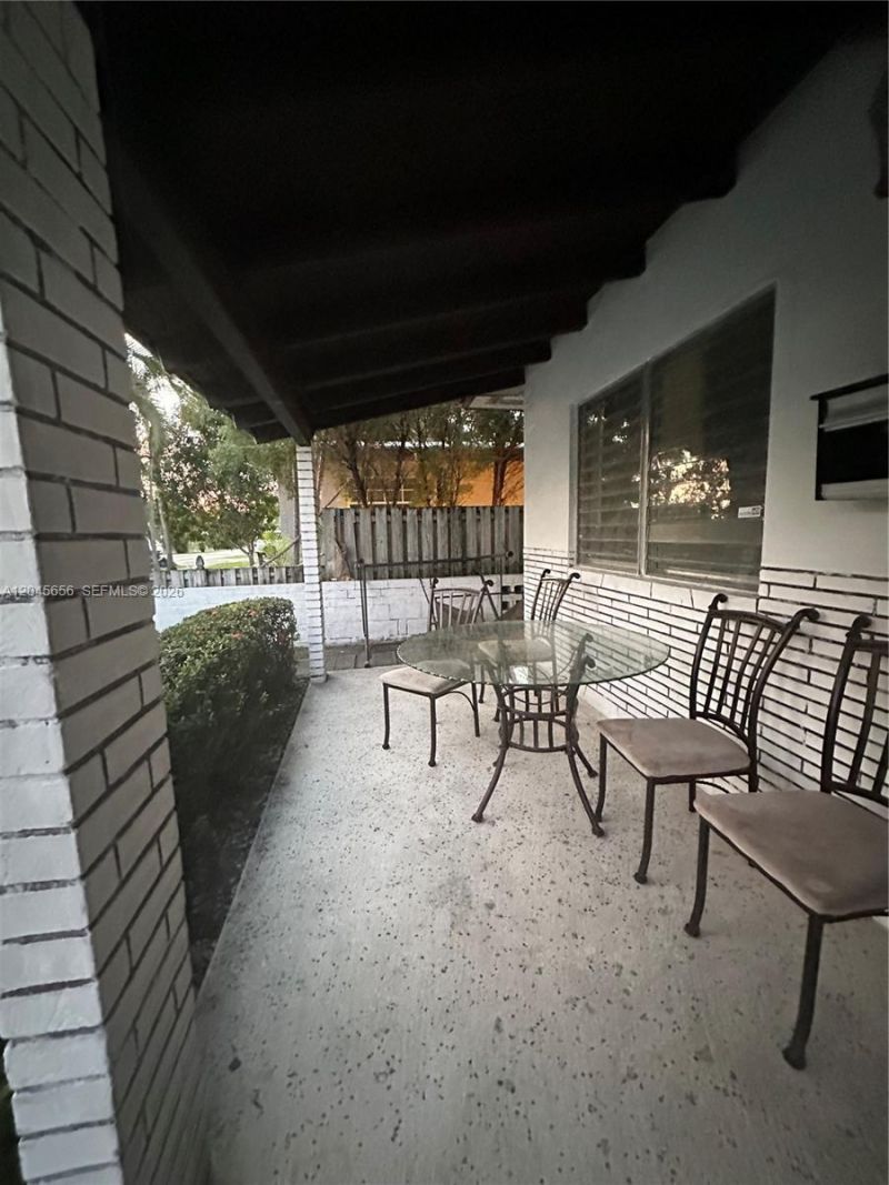 809 NE 2nd St Unit 1-2 , Hallandale Beach, FL 33009 Photo