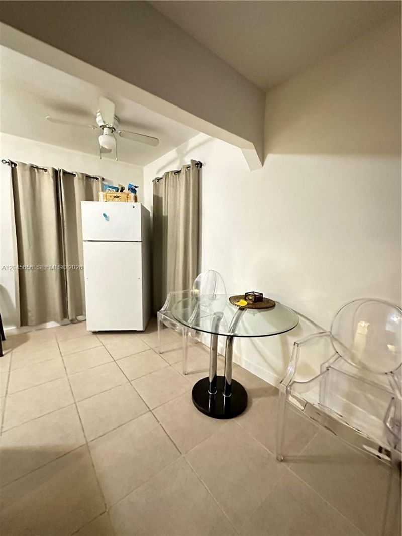 809 NE 2nd St Unit 1-2 , Hallandale Beach, FL 33009 Photo