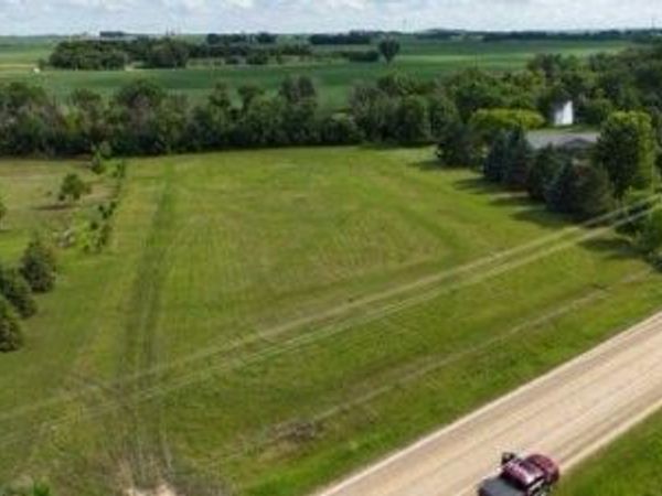30902 Cannon River Boulevard , Northfield, MN 55057