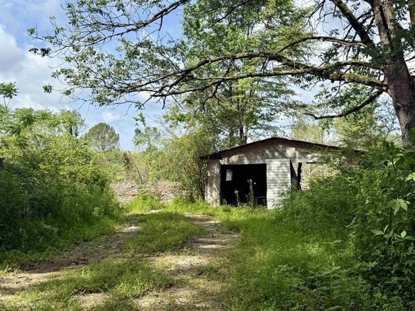 10881 Hwy 17, Florence, AL 35634