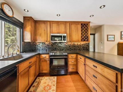 1910 F Street, South Lake Tahoe, CA 96150 Photo
