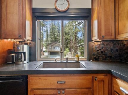 1910 F Street, South Lake Tahoe, CA 96150 Photo