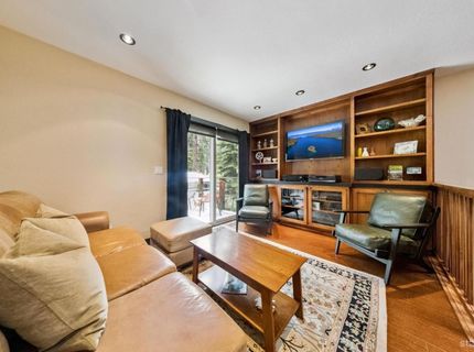 1910 F Street, South Lake Tahoe, CA 96150 Photo