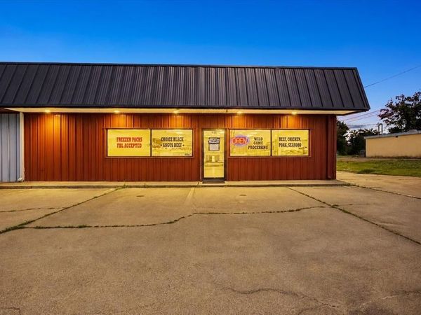 415 S Highway 37 , Unit S, Mount Vernon, TX 75457