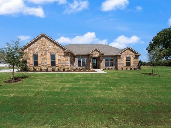 100 Eagle Court, Glen Rose, TX 76077