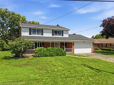 10507 Lafollette Drive, Brighton Twp, MI 48114