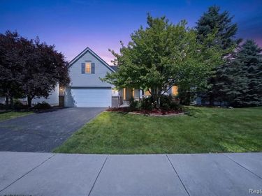 860 Island Lake Drive, Oxford Twp, MI 48371